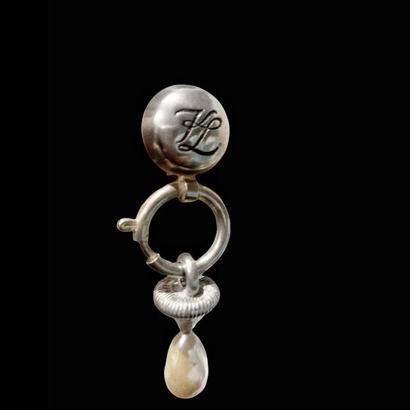 Vintage Karl Lagerfeld silver logo long dangle pearl clip earrings 1980’s runway - Picture 11 of 16